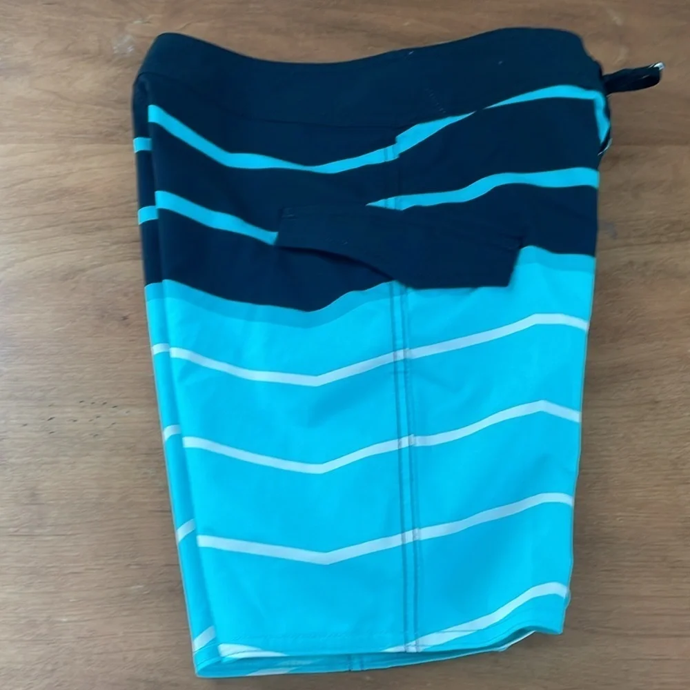 VOLCOM Boys Striped Board Shorts Size 25 Swim Trunks Blue Mod-Tech